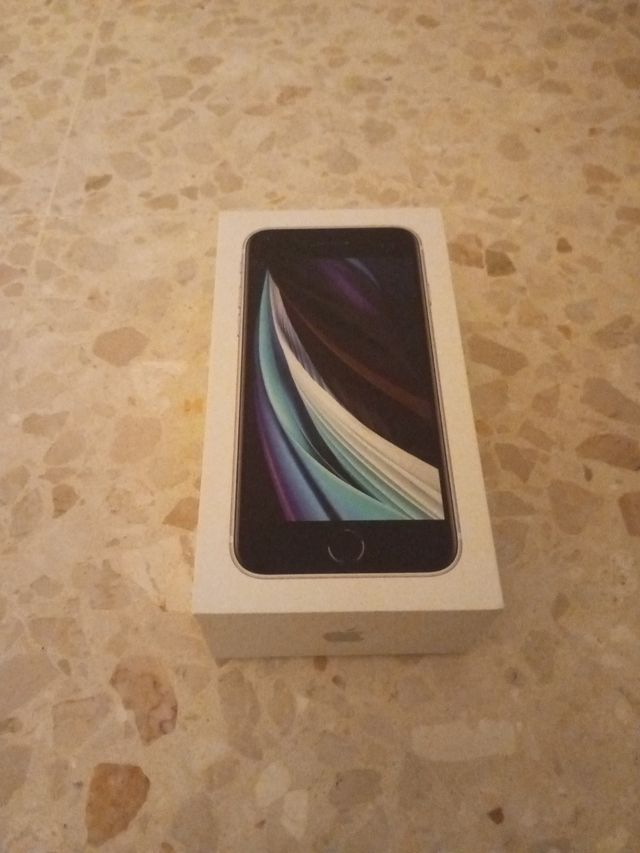 iPhone  SE  caja