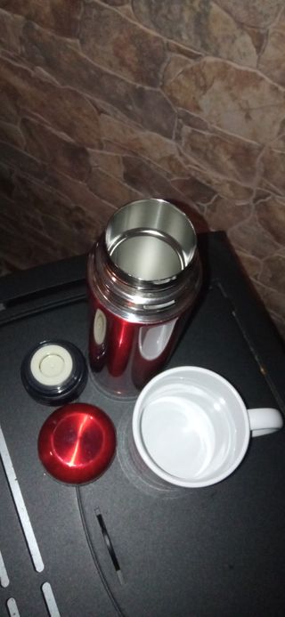 Taza y termo