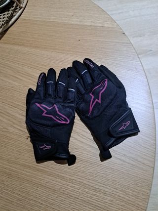 Equipación  de moto para  mujer. 