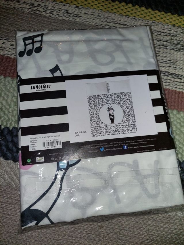 Juego de sabanas (encimera y almohada) y  bajera