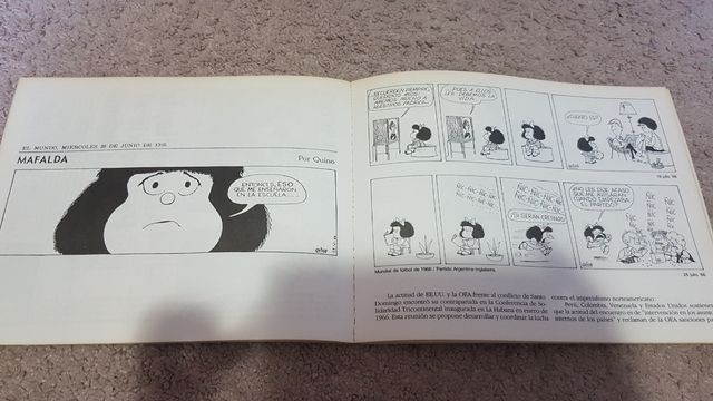 Mochila con un osito futbolero.