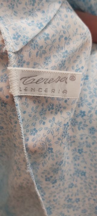 Conjunto de bata y camisón 