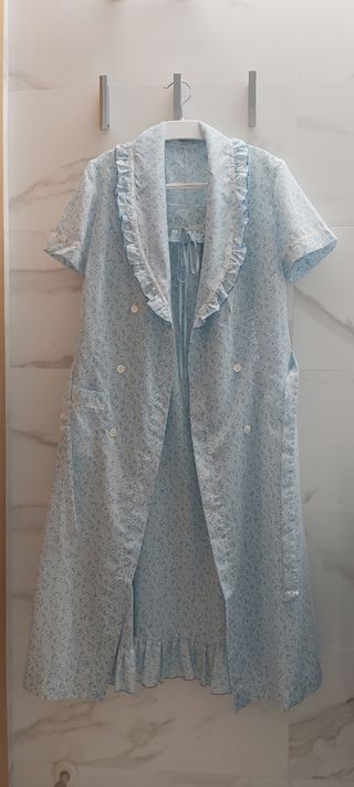Conjunto de bata y camisón 