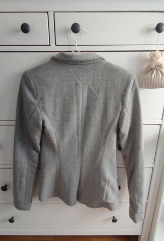Chaqueta americana Bershka.