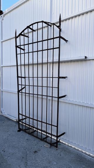 Reja de medio punto hecha a fragua.