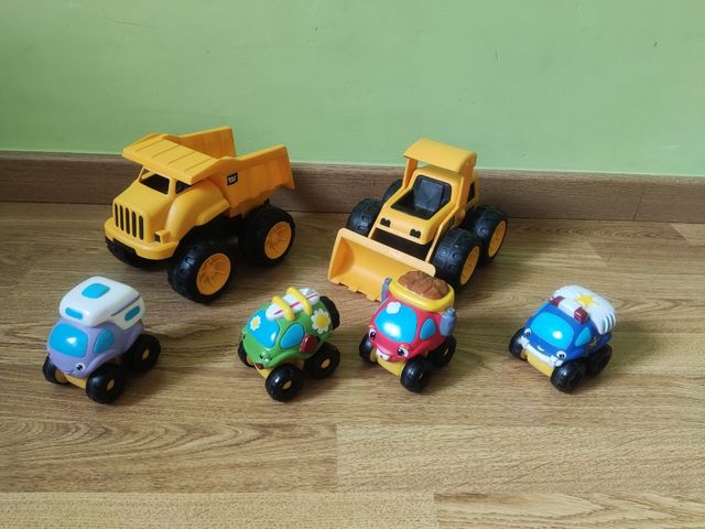 JUEGO DE CAMIÓN, PALA Y 4 COCHECITOS