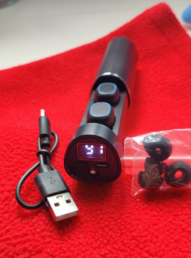 Nuove cuffie Bluetooth con luce