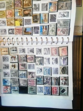 colección de álbumnes de sellos.