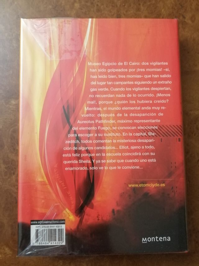 Elliot y el retorno de las momias