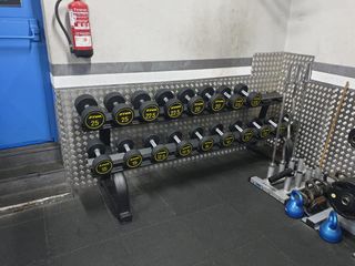 EQUIPAMIENTO PARA GIMNASIOS