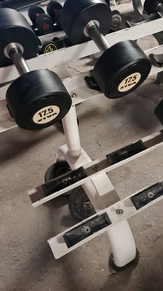 EQUIPAMIENTO PARA GIMNASIOS