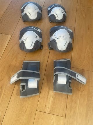 Conjunto de rodilleras, coderas y muñequeras.