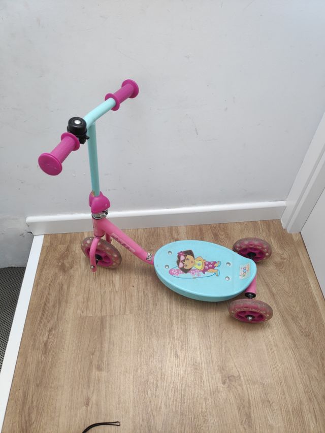 Monopatín dora exploradora