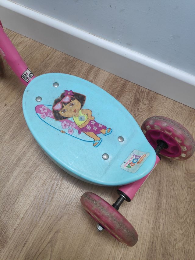 Monopatín dora exploradora