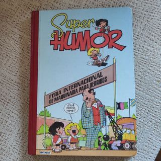 Cuatro tomos de Super Humor
