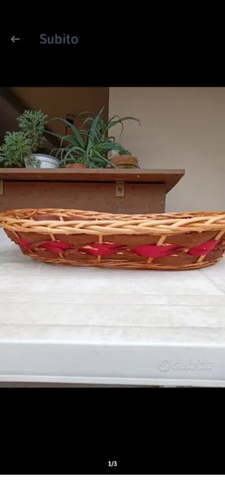 Cesto con inserti rossi