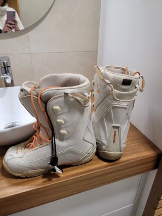 Tabla snowboard rossignol y botas