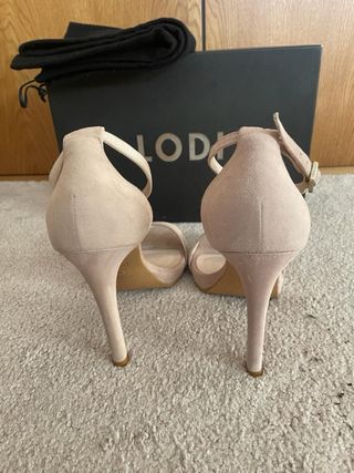 Sandalias de tacón rosa clarito de Lodi