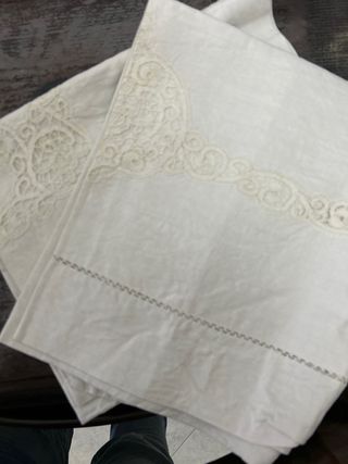 Lenzuolo in lino con pizzo