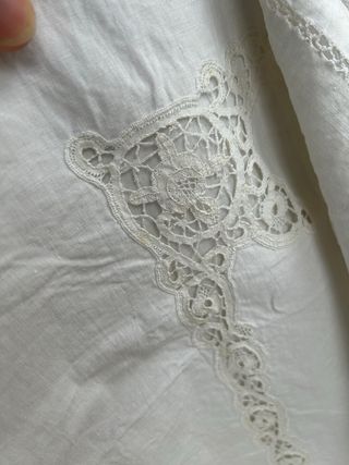 Lenzuolo in lino con pizzo