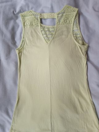 Top pistacho Bershka M