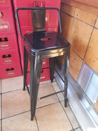 Taburete con respaldo