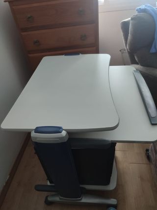 Mesa para ordenador de sobremesa