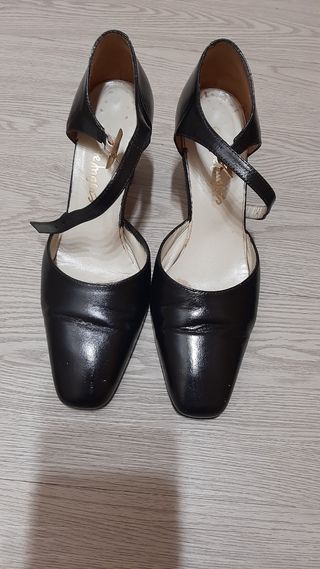 Zapatos de chica elegantes  negros N°37.