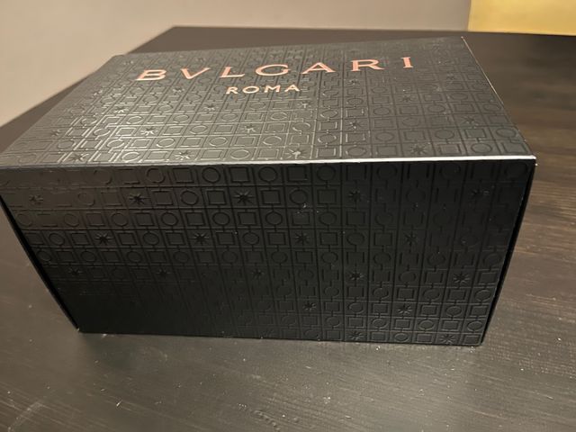 scatola Bulgari Roma nera con scritta ottone