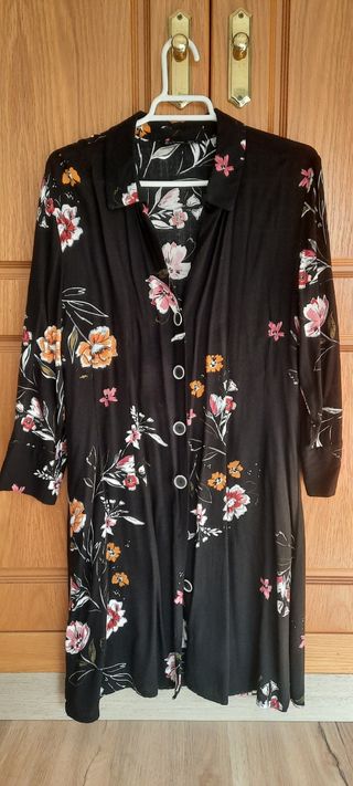 Vestido camisero de flores
