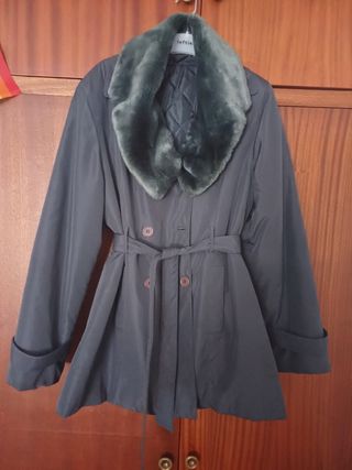 GABARDINA 3/4 CON PELO ALREDEDOR DEL CUELLO