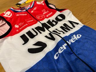 NUEVO. TALLA S. CHALECO JUMBO CAMPEÓN HOLANDA