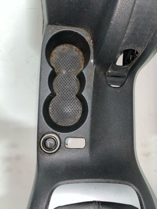 CONSOLA CENTRAL APOYABRAZOS SKODA OCTAVIA 1Z