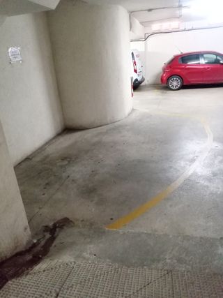 Alquilo plaza garaje  ,para coche o moto