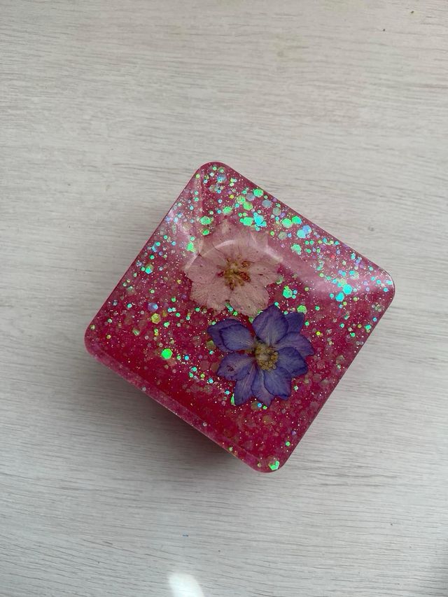 Joyero con forma cuadrada