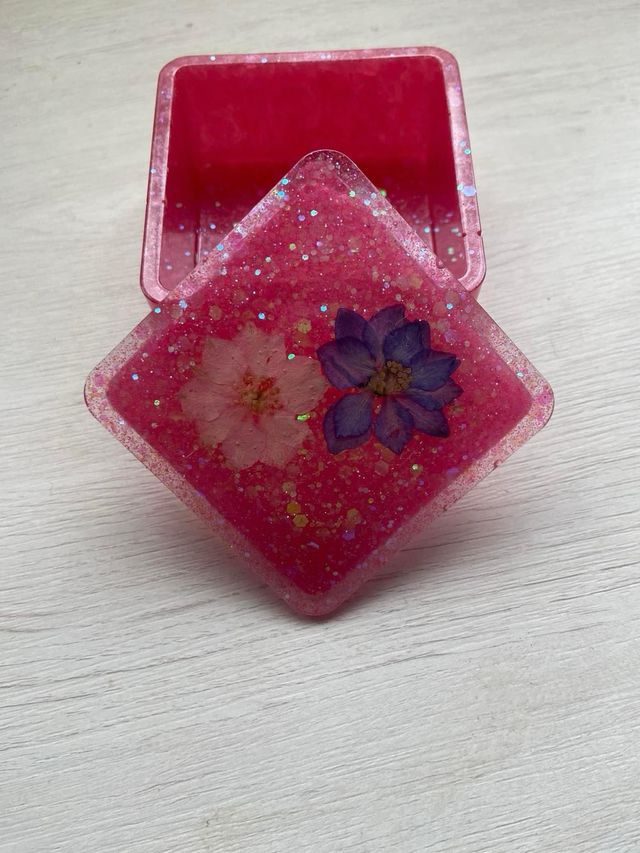 Joyero con forma cuadrada