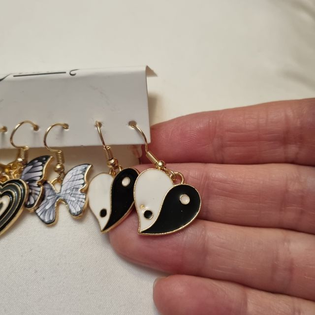 Lote 5 pared de pendientes NUEVOS todo 5e.