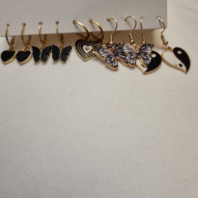 Lote 5 pared de pendientes NUEVOS todo 5e.