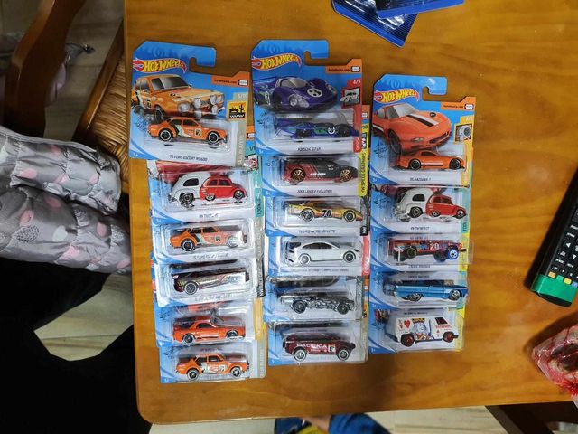 Lote hot wheels número 8 antiguos