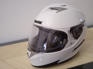 Casco Shark