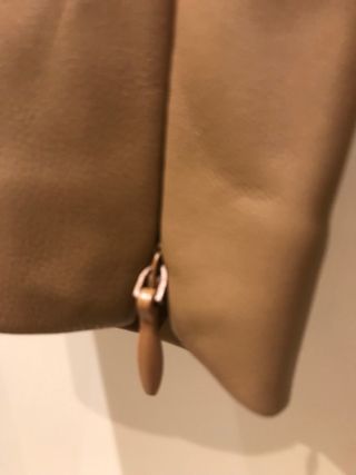 Legging efecto piel camel pitillo . Zara .Talla M