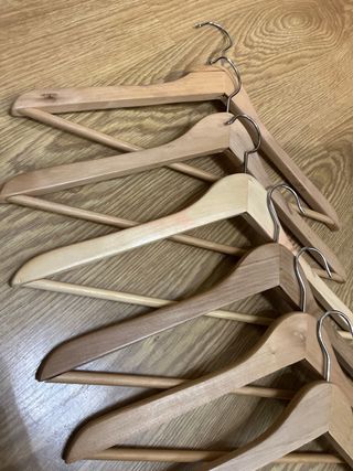 Perchas de madera 20 unidades 25 euros