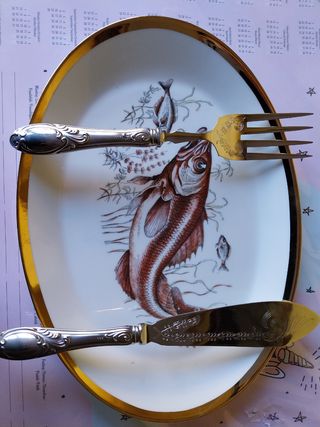 Fuente y palas grandes de servir pescado