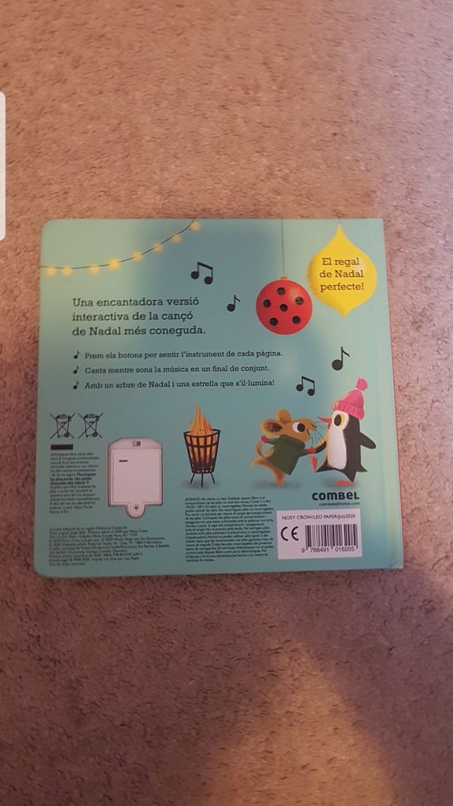 Mochila con un osito futbolero.