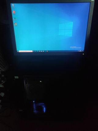 Torre ordenador +pantalla 22"