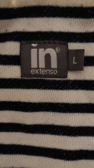 Bonita chaqueta azul con varios bolsillo