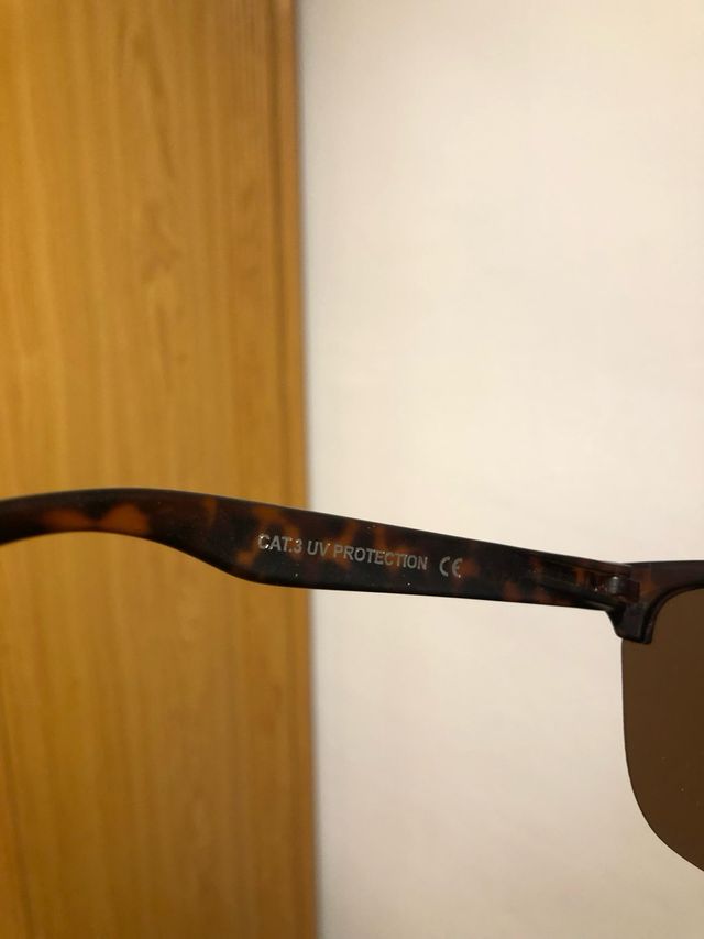 Gafas de sol marrones