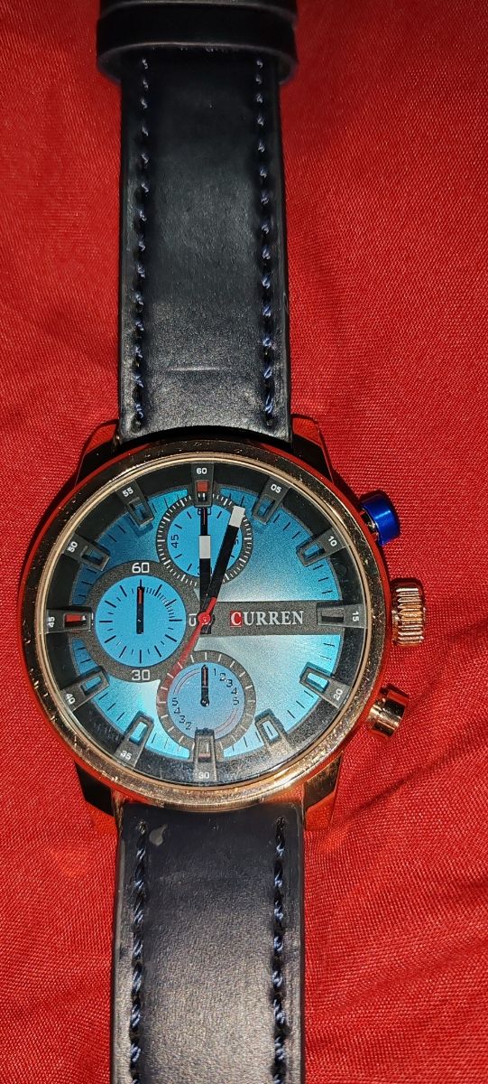 Reloj marca CURREN