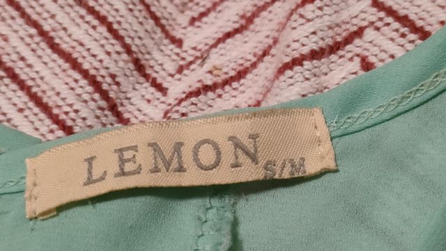 Camiseta sin mangas verde pastel