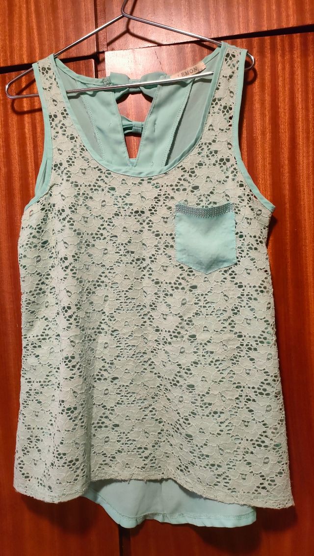 Camiseta sin mangas verde pastel